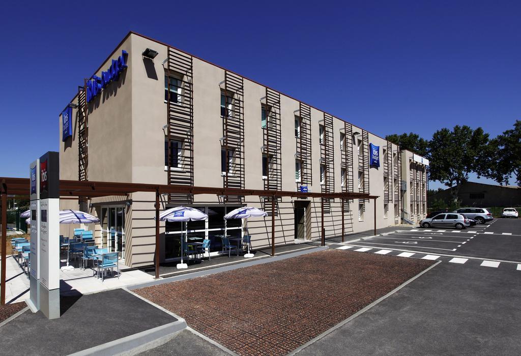 马诺斯克卡达拉切宜必思快捷酒店 外观 照片